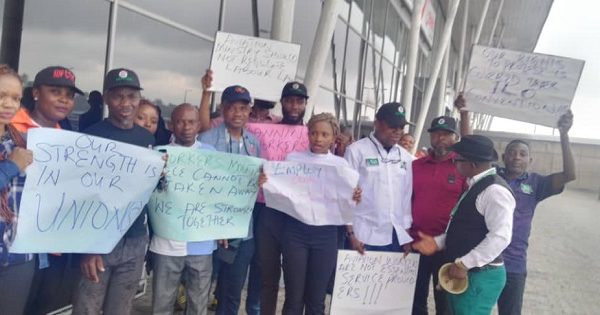 Aviation Workers Protest against Act to Stop Unionism