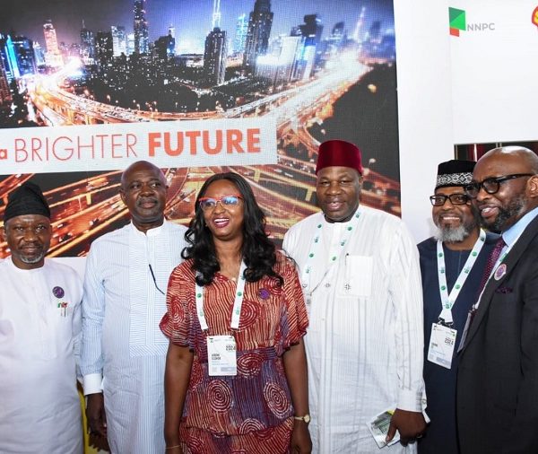 SNEPCo MD Elohor Aiboni, Receives Dignitaries at Shell Booth in 7th N.I.E.S in Abuja